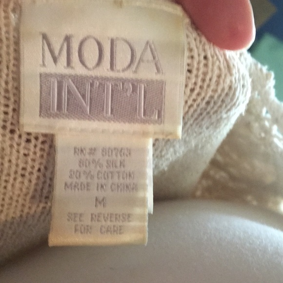Moda Int’l Crochet top - Picture 2 of 3